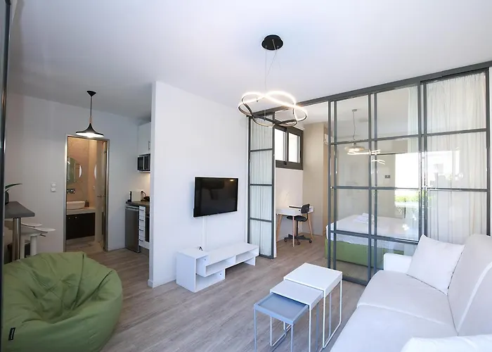 Emily In Athens - Central Chic Flat With Terrace Syntagma E1
