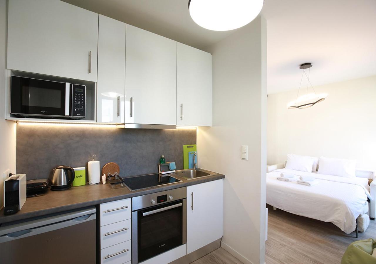 Emily In - Chic Flat With Terrace Syntagma E1