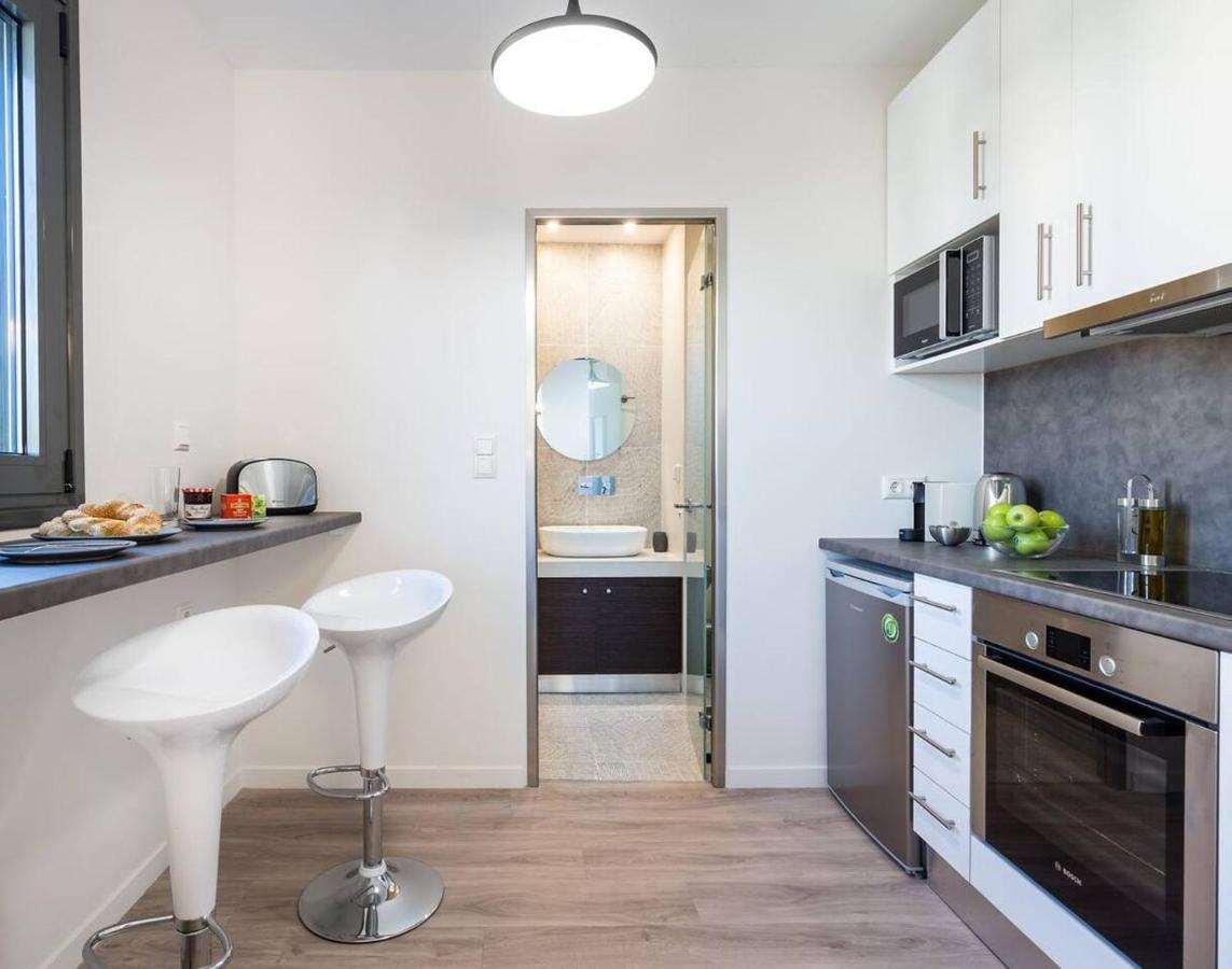Emily In - Chic Flat With Terrace Syntagma E1