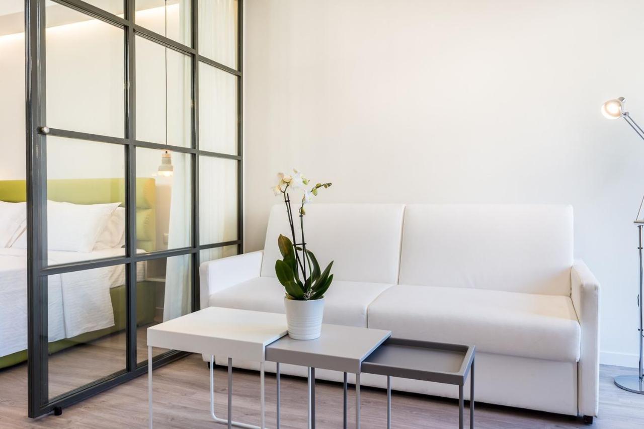 Emily In - Chic Flat With Terrace Syntagma E1